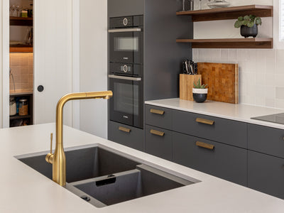 Point Chev Rd, Point Chevalier Featuring Swell